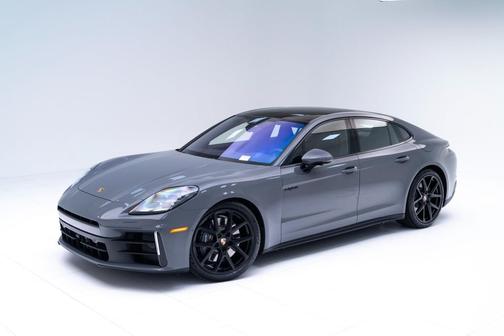 2026 Porsche Panamera 4