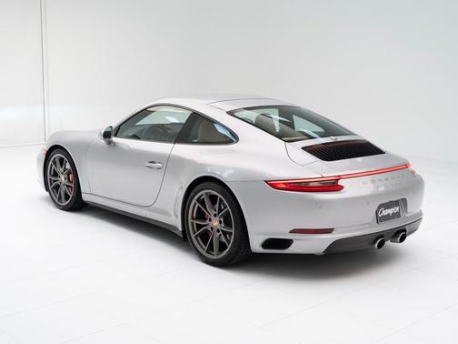 GT Silver Metallic 2017 Porsche 911 Carrera 4S