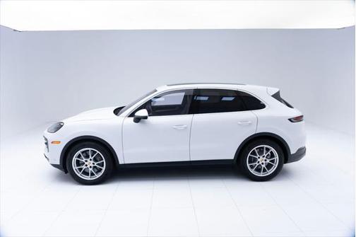 2024 Porsche Cayenne Base (Tiptronic)
