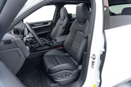 2024 Porsche Cayenne