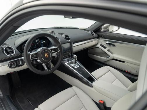 2025 Porsche 718 Cayman Style Edition