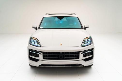 2025 Porsche Cayenne GTS