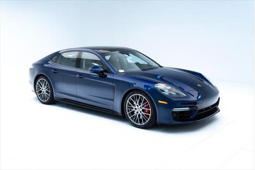 2023 Porsche Panamera GTS