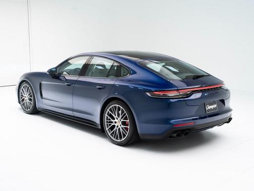 2023 Porsche Panamera GTS
