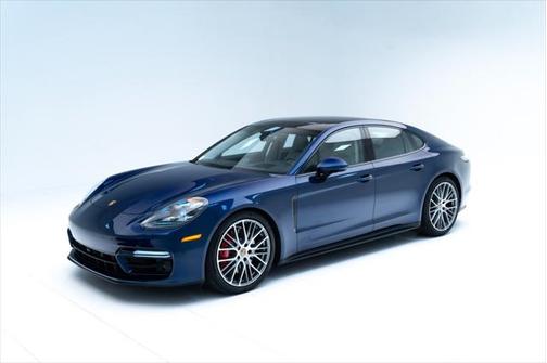 2023 Porsche Panamera GTS