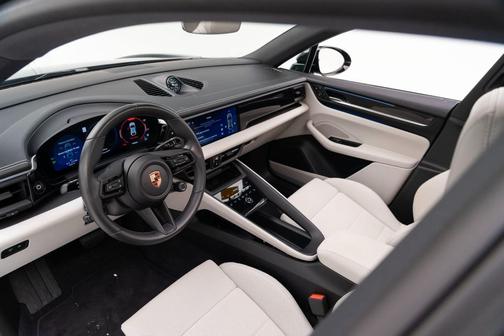 2024 Porsche Macan 4