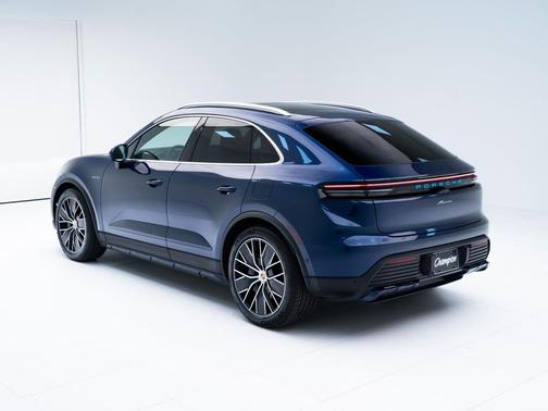 Gentian Blue Metallic 2026 Porsche Macan Macan Electric