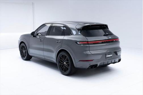 2024 Porsche Cayenne S