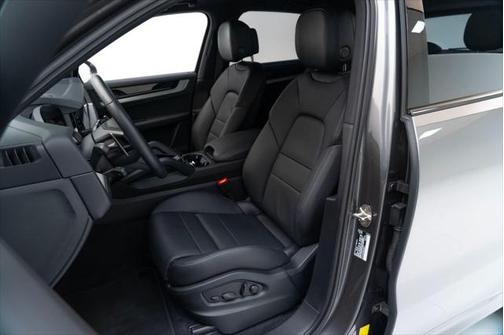 2024 Porsche Cayenne S