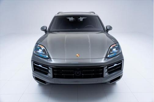 2024 Porsche Cayenne Base (Tiptronic)