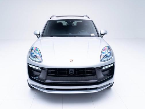 Dolomite Silver Metallic 2026 Porsche Macan Macan