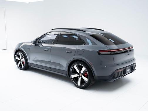 2026 Porsche Macan 4S