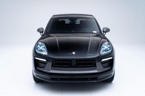 2025 Porsche Macan T