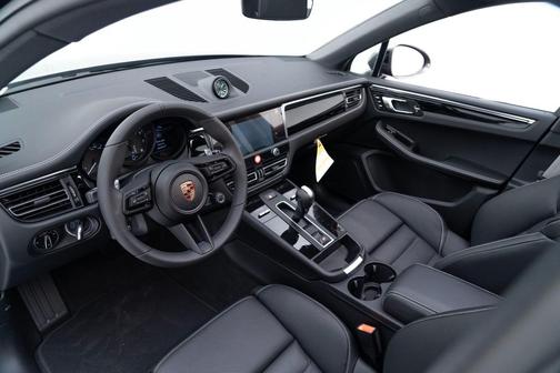 2025 Porsche Macan T