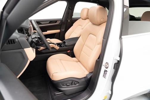 2025 Porsche Cayenne 