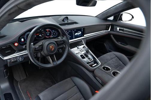 2023 Porsche Panamera Sport Turismo GTS