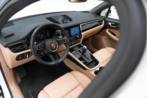2022 Porsche Macan Base