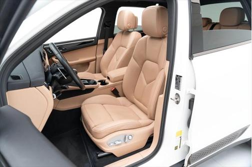 2022 Porsche Macan Base