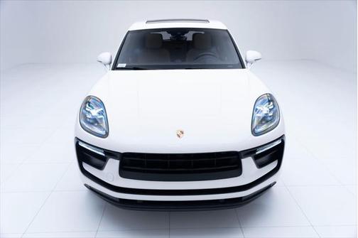 2022 Porsche Macan Base
