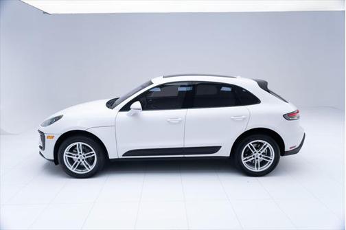2022 Porsche Macan Base
