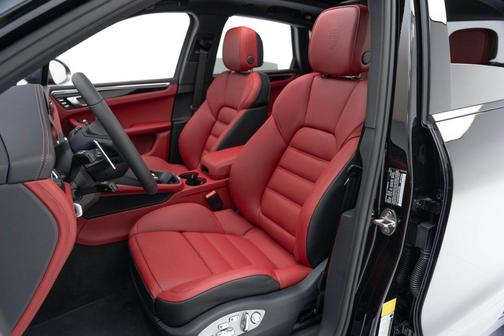 2025 Porsche Macan T