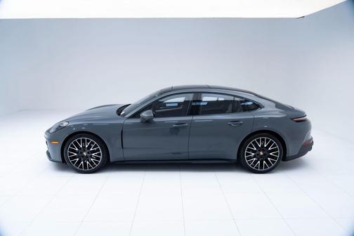 2025 Porsche Panamera 
