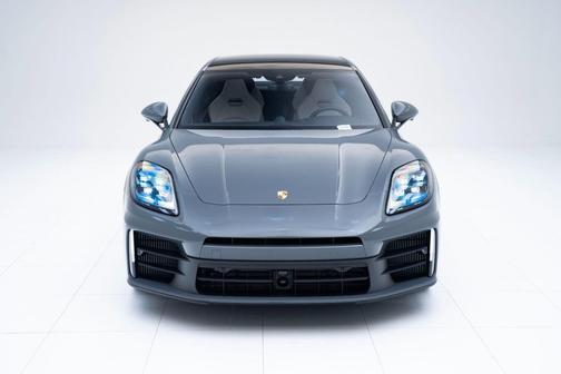 2025 Porsche Panamera 