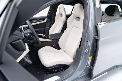 2025 Porsche Panamera 