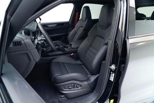 2026 Porsche Cayenne GTS