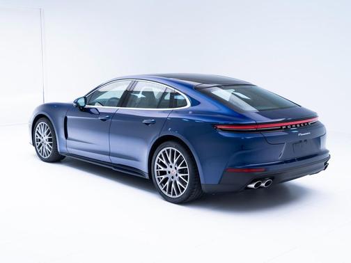 2026 Porsche Panamera 