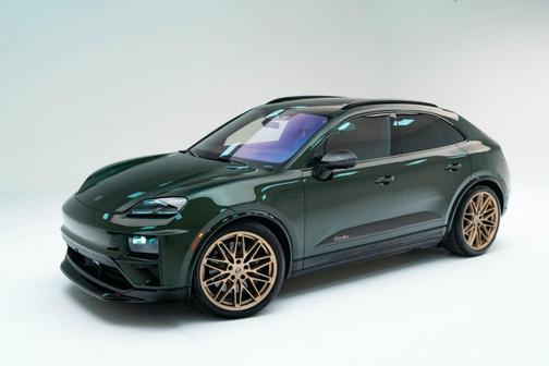 2025 Porsche Macan Turbo