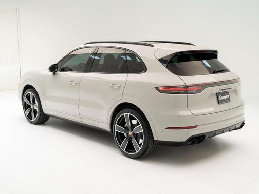 2022 Porsche Cayenne Turbo