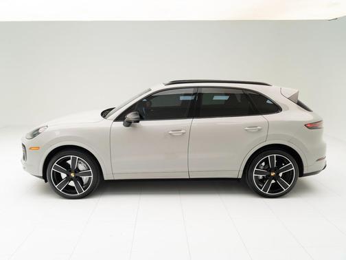 2022 Porsche Cayenne Turbo