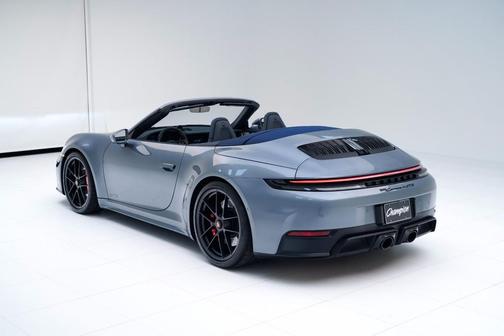 2025 Porsche 911 Carrera 4 GTS
