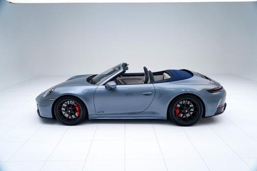 2025 Porsche 911 Carrera 4 GTS