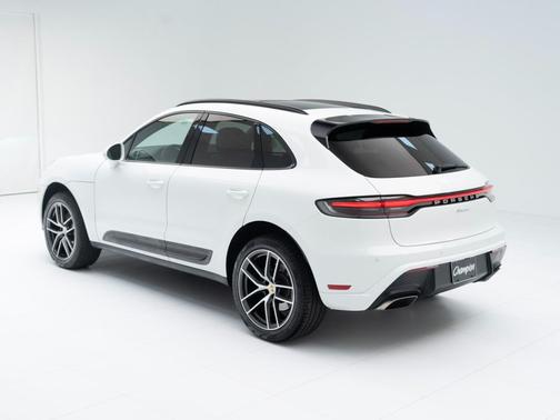 2025 Porsche Macan 
