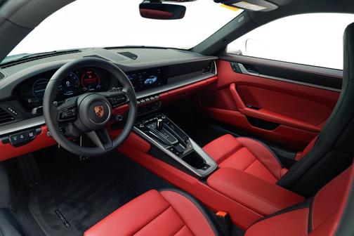 2025 Porsche 911 Carrera