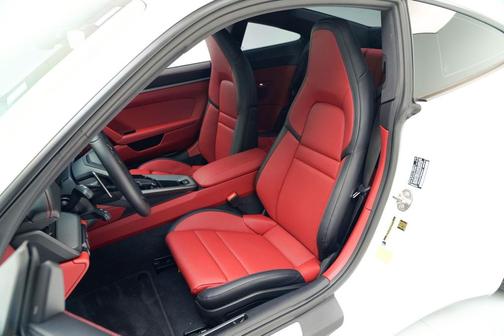 2025 Porsche 911 Carrera