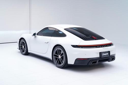 2025 Porsche 911 Carrera