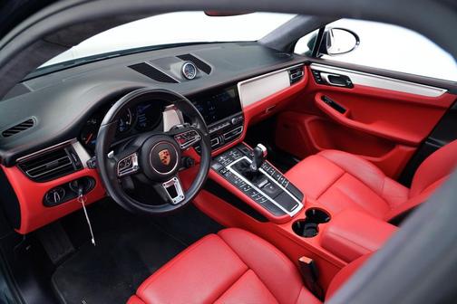 2020 Porsche Macan Turbo