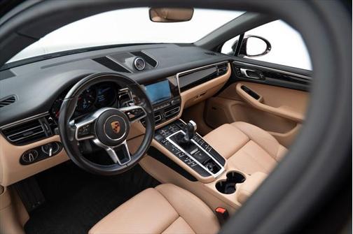 2021 Porsche Macan Base