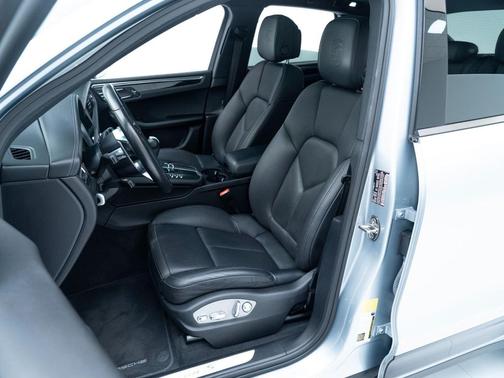 2020 Porsche Macan S