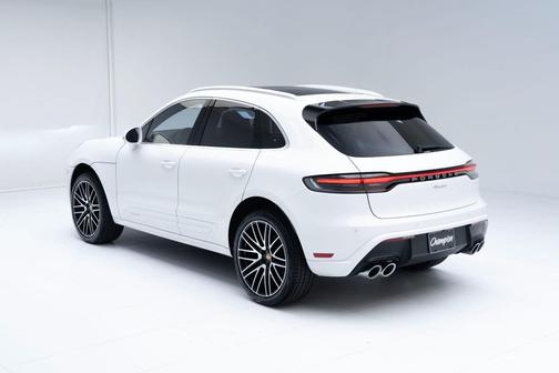 2025 Porsche Macan Base