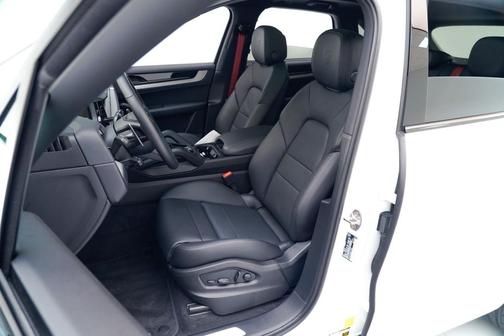 2025 Porsche Cayenne S