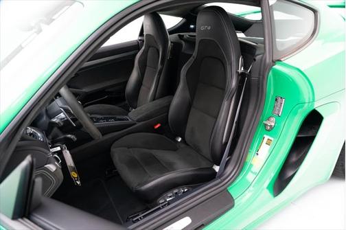 2023 Porsche 718 Cayman GT4