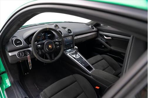 2023 Porsche 718 Cayman GT4