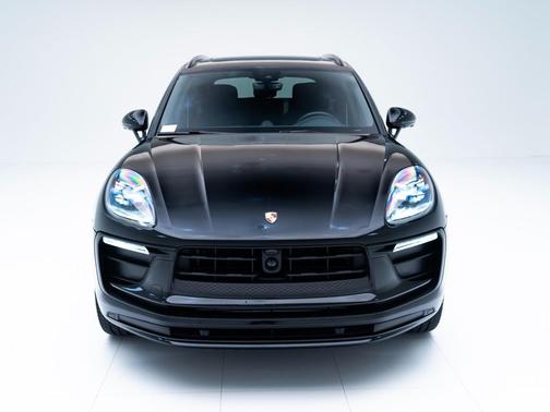 2025 Porsche Macan T