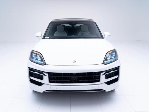 2025 Porsche Cayenne GTS