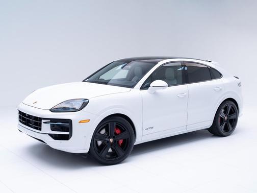 2025 Porsche Cayenne GTS