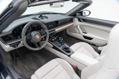 2020 Porsche 911 Carrera 4S Cabriolet